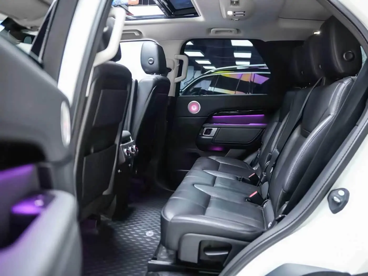 Land Rover Discovery 2020 — Şəkil 8/12