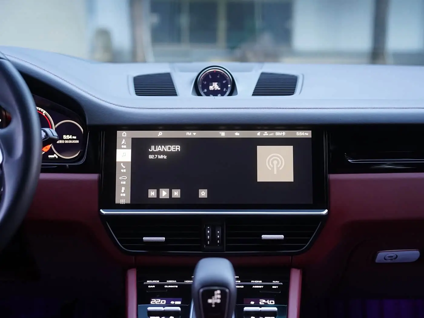 Porsche Cayenne 2021 — Photo 17/20