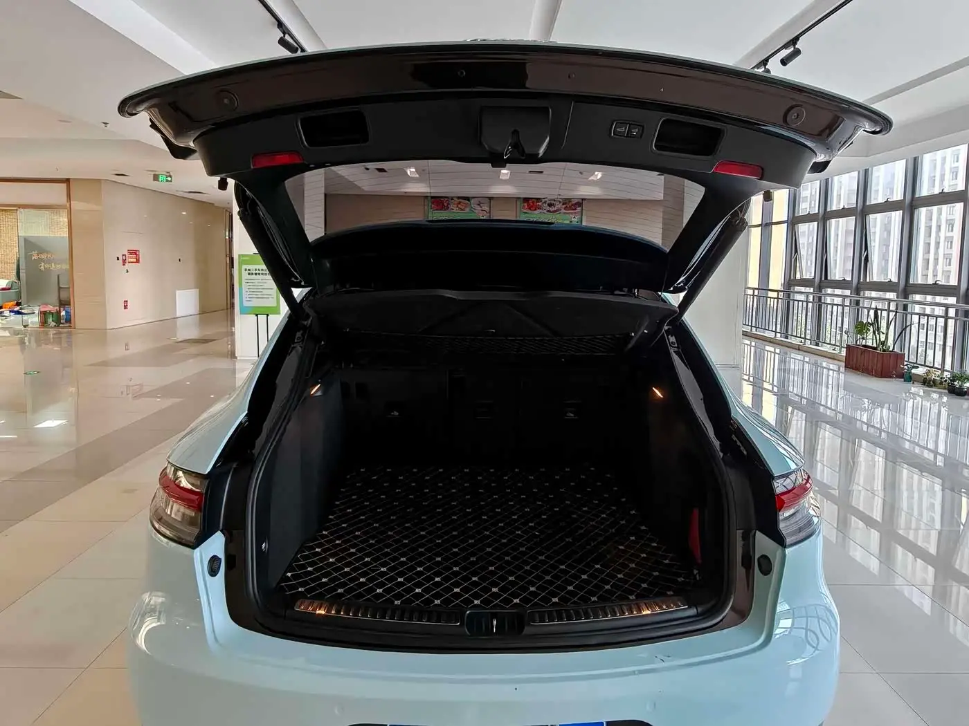 Porsche Macan 2020 — Фото 8/20