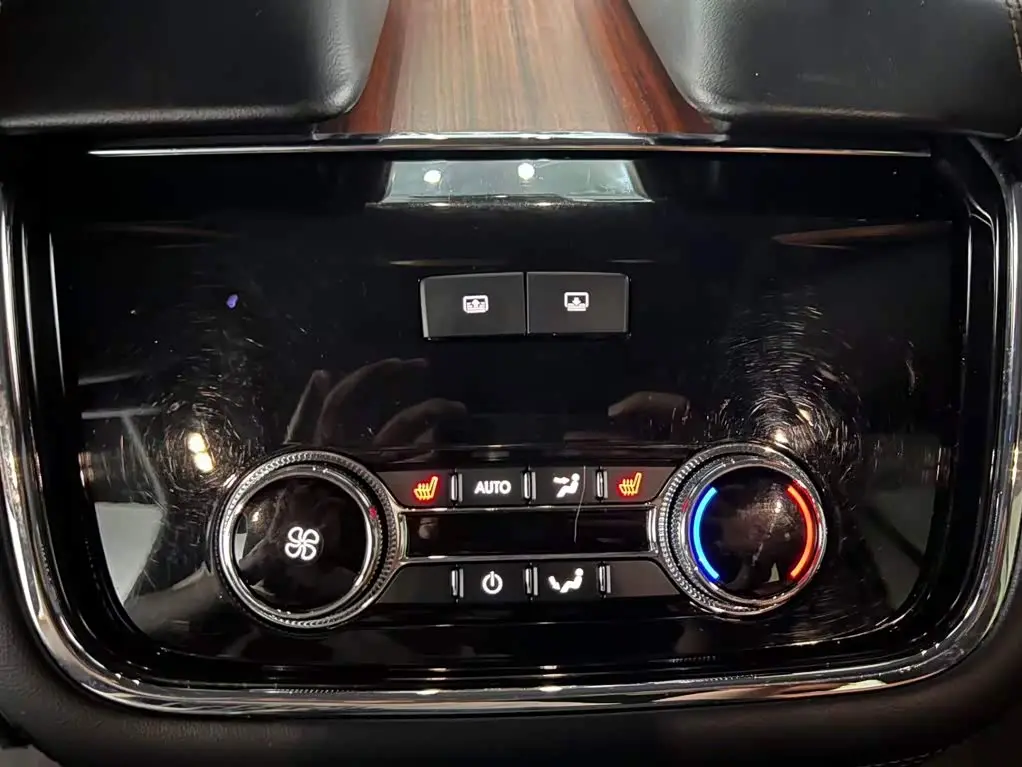 Lincoln Navigator 2018 — Фото 16/20