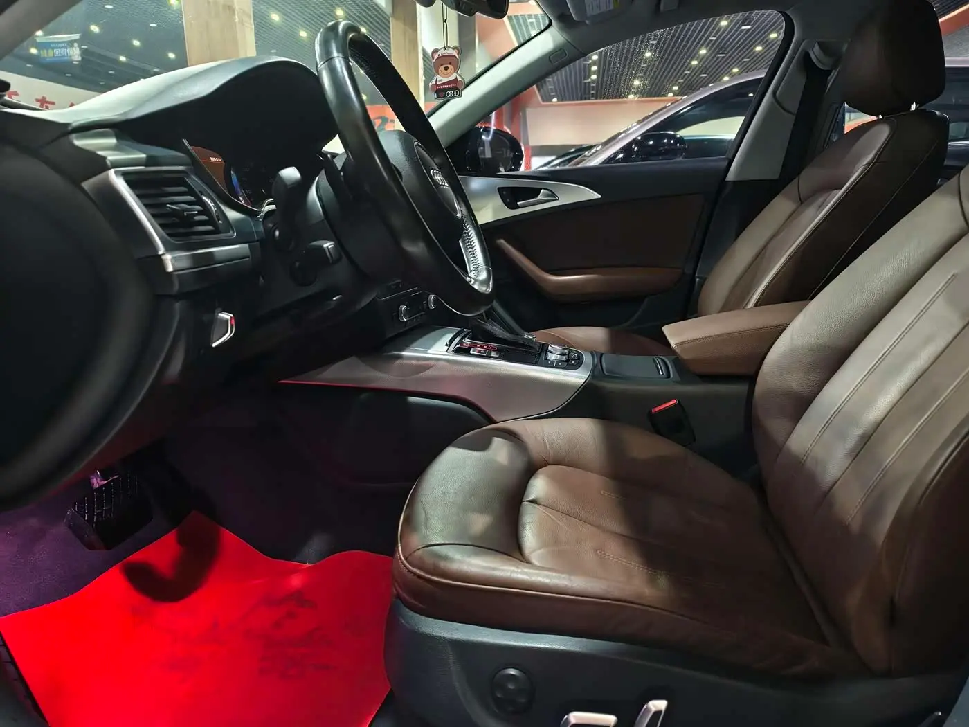 Audi A6L 2016 — Photo 10/15