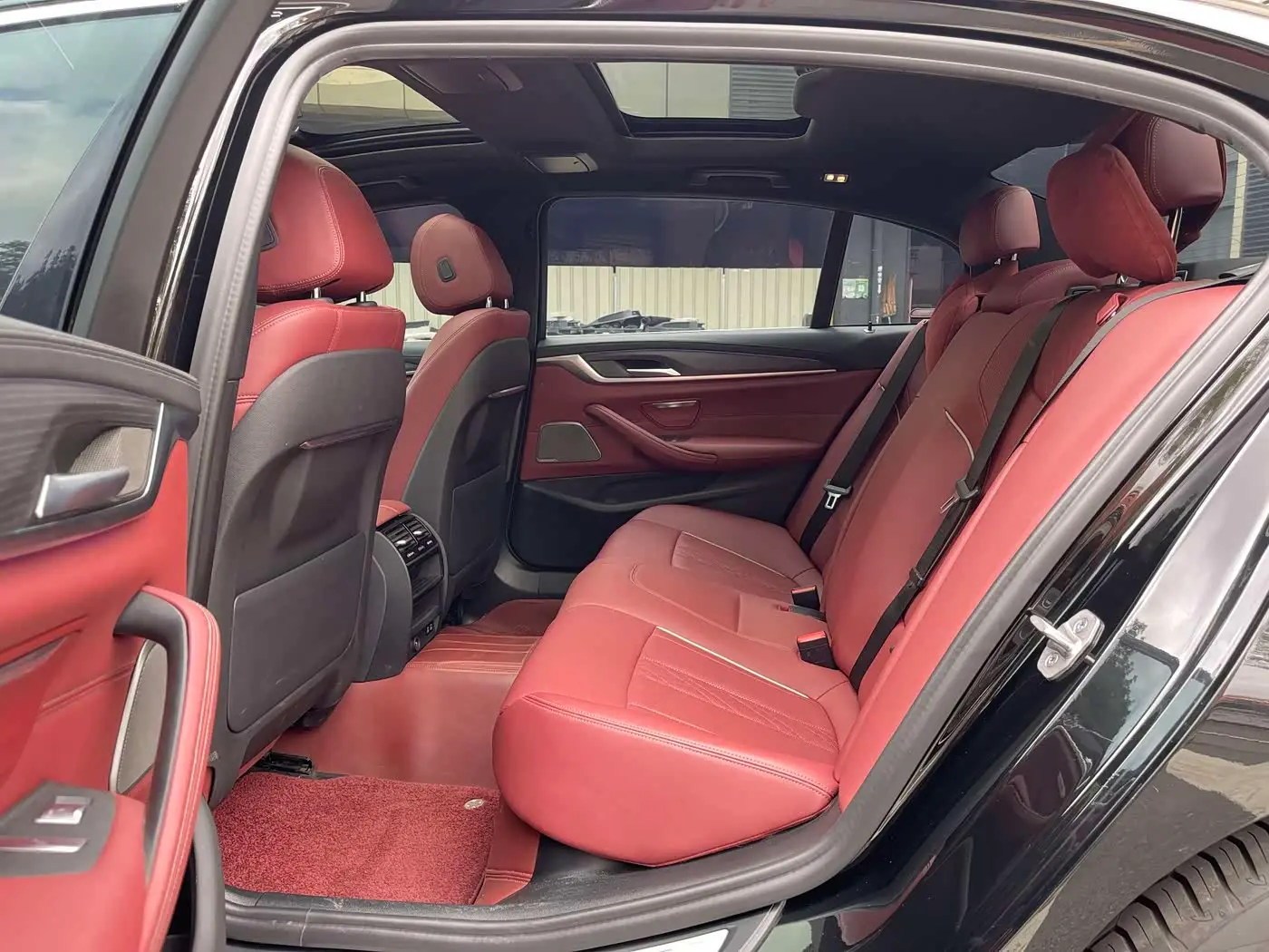 BMW 5 Series New Energy 2021 — Photo 13/17