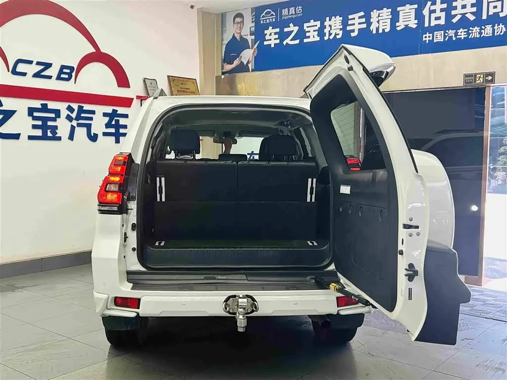 Toyota Prado 2020 — Photo 9/20