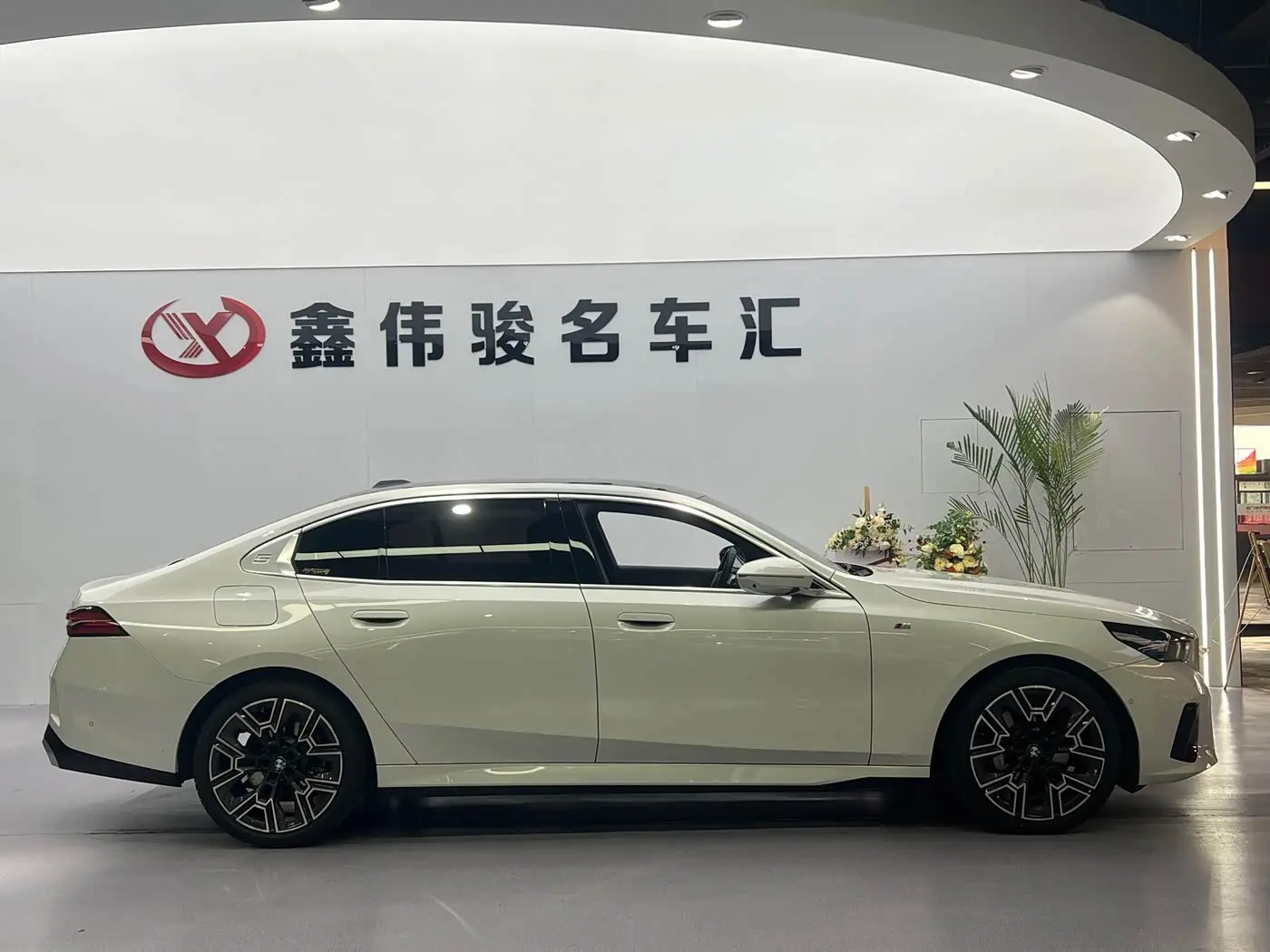 BMW 5 Series 2025 — Photo 5/18