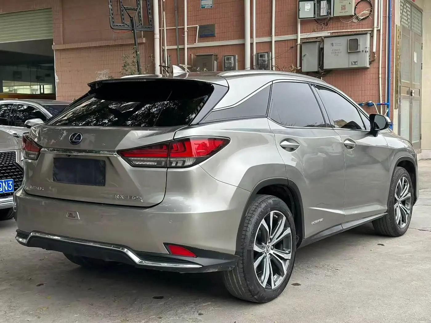 Lexus RX 2021 — Photo 8/9