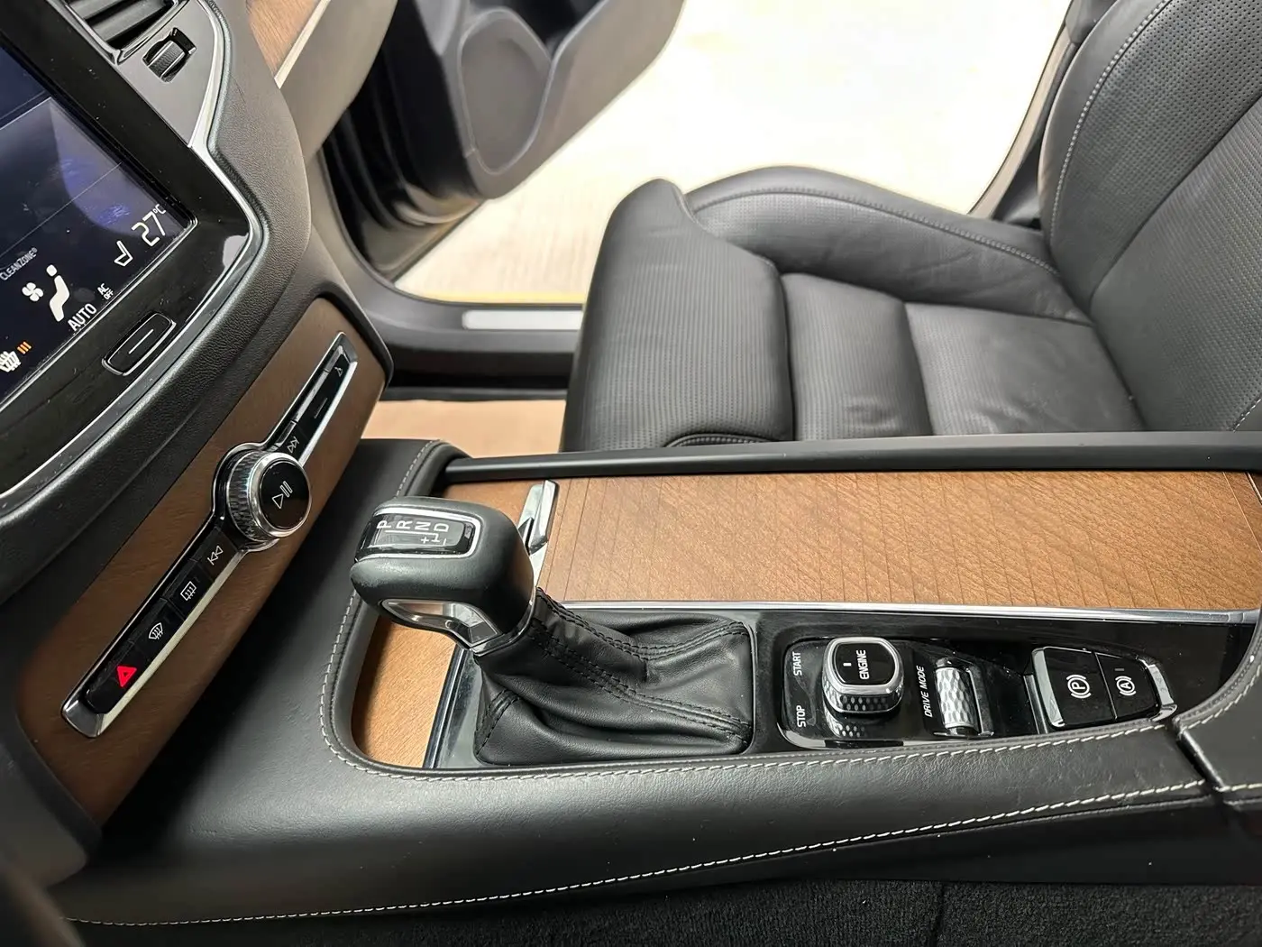 Volvo XC90 2017 — Фото 13/18