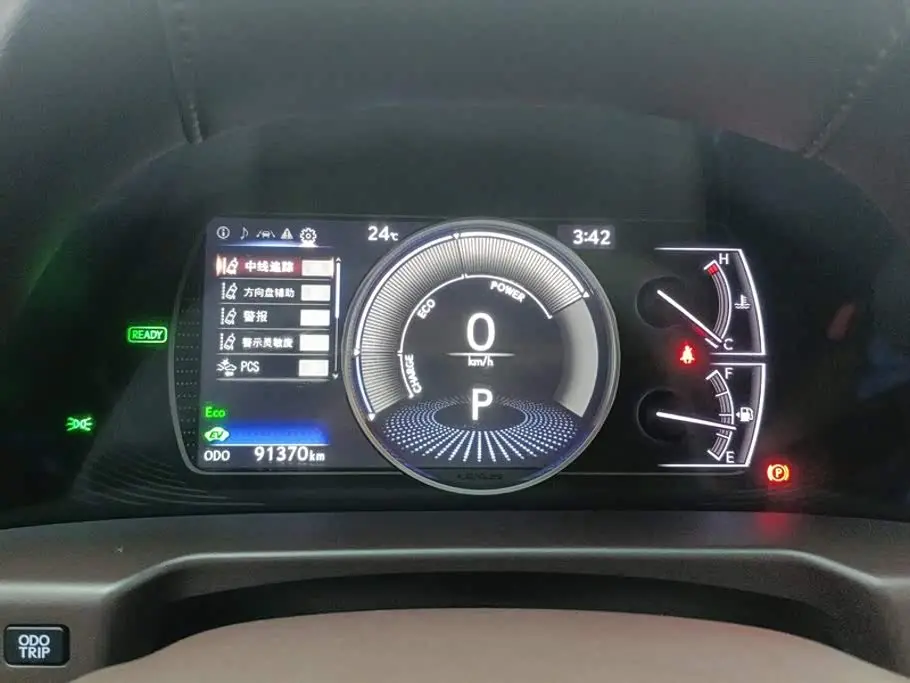 Lexus ES 2020 — Photo 14/16