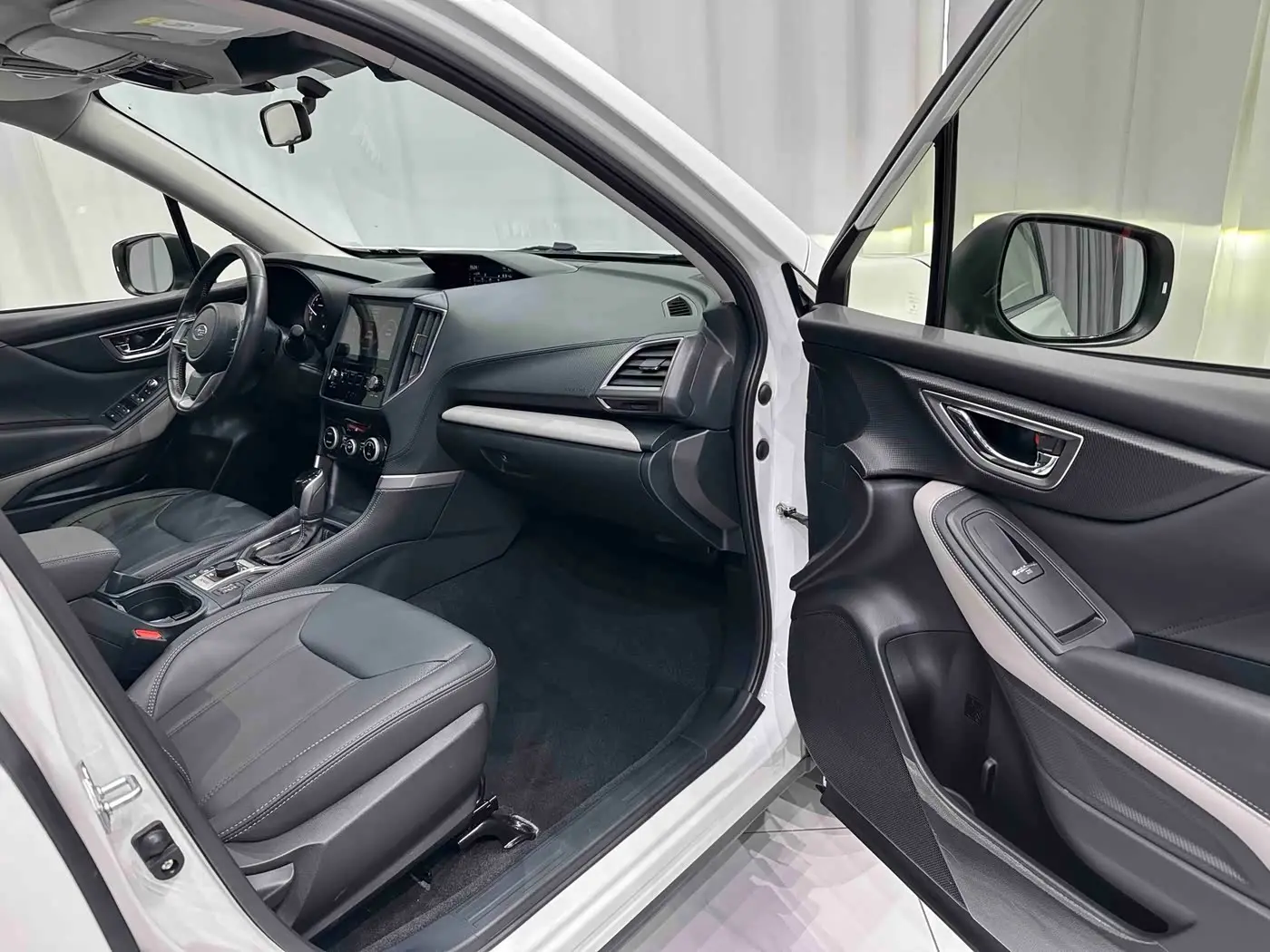 Subaru Forester 2023 — Фото 18/20