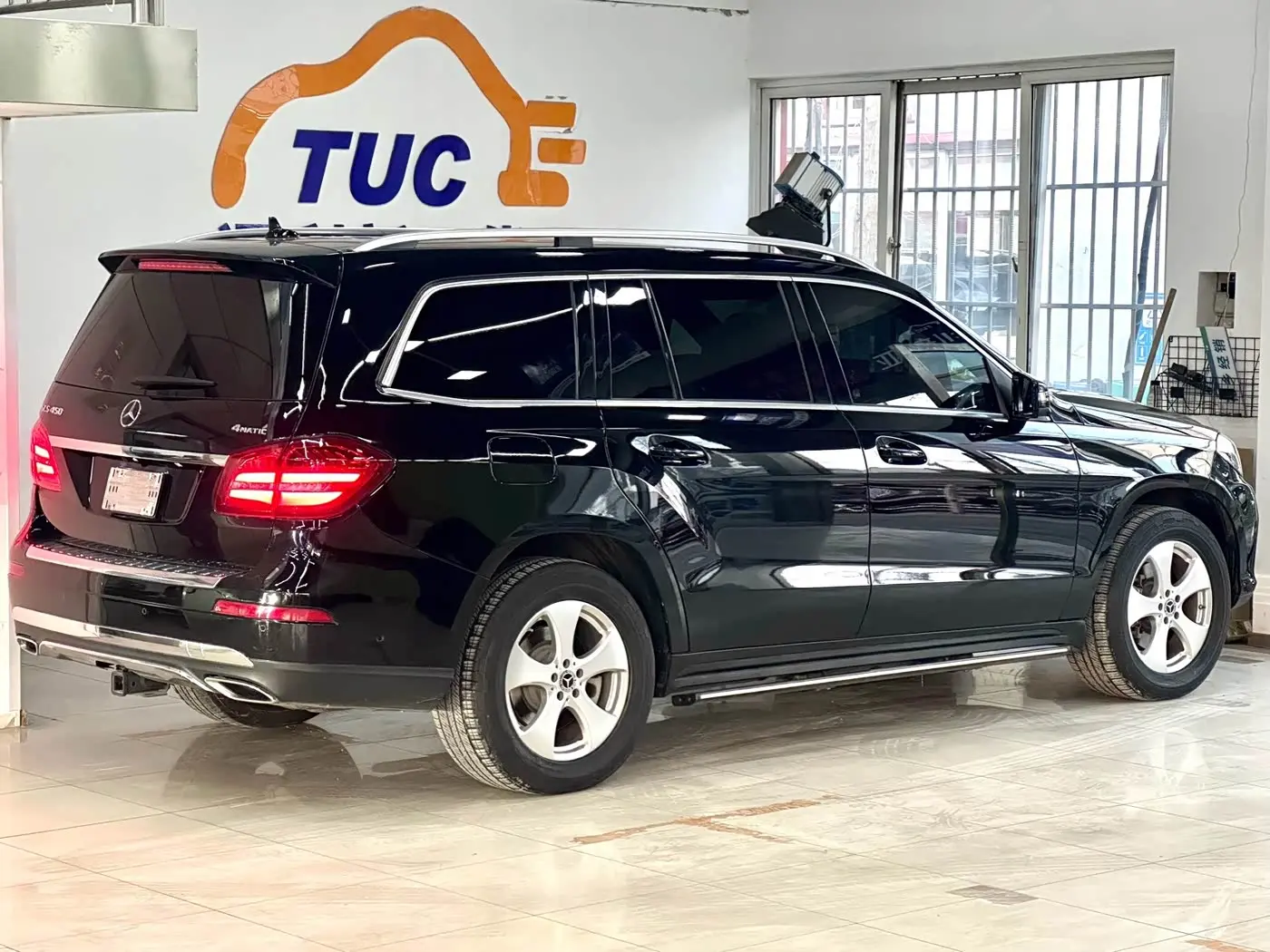 Mercedes-Benz GLS 2017 — Photo 7/20