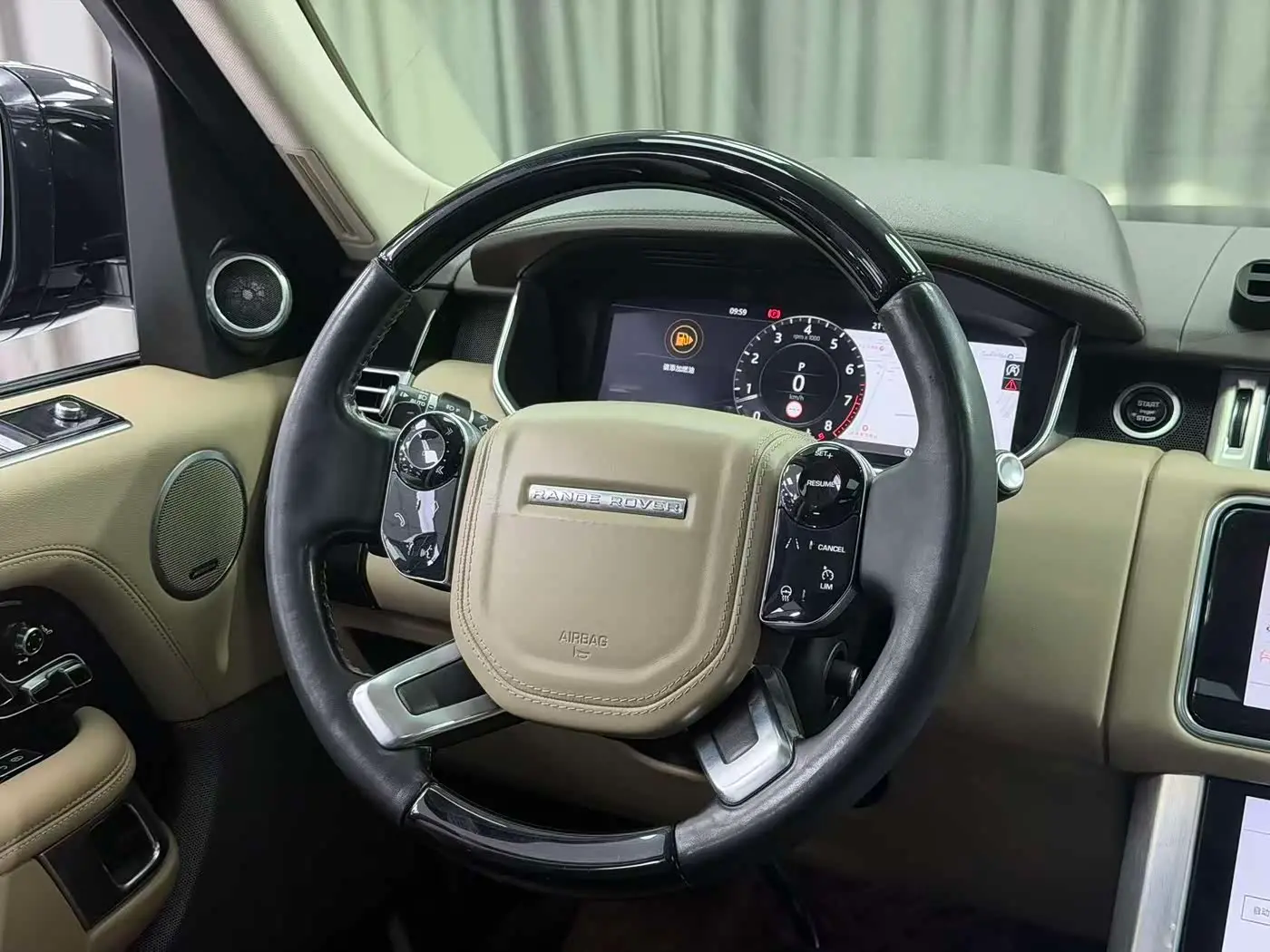 Land Rover Range Rover 2019 — Photo 8/13