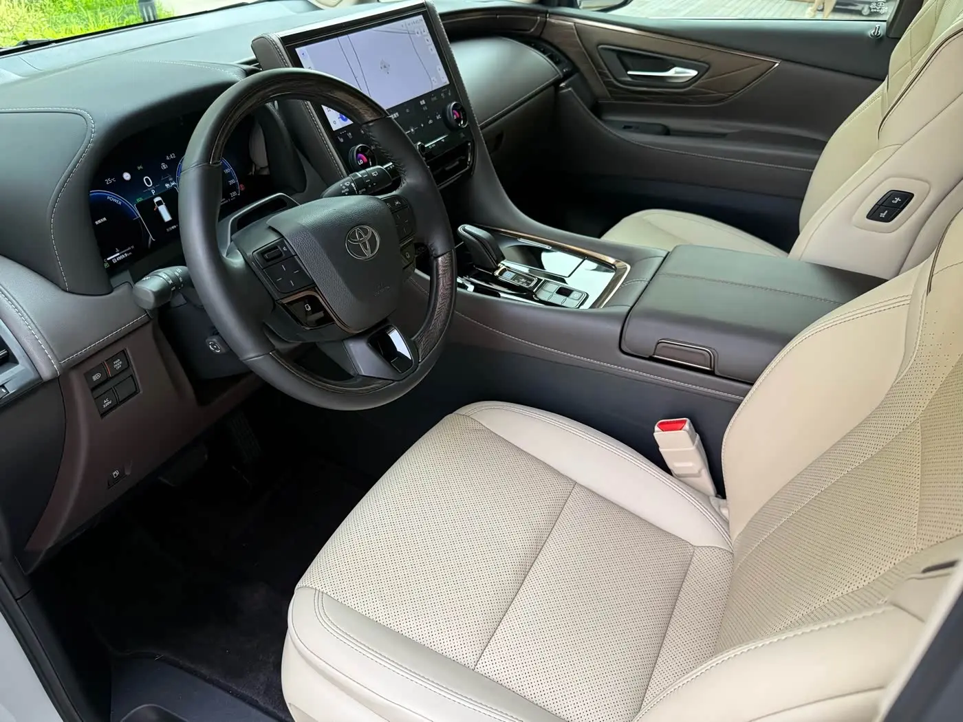 Toyota Alphard 2023 — Şəkil 8/17