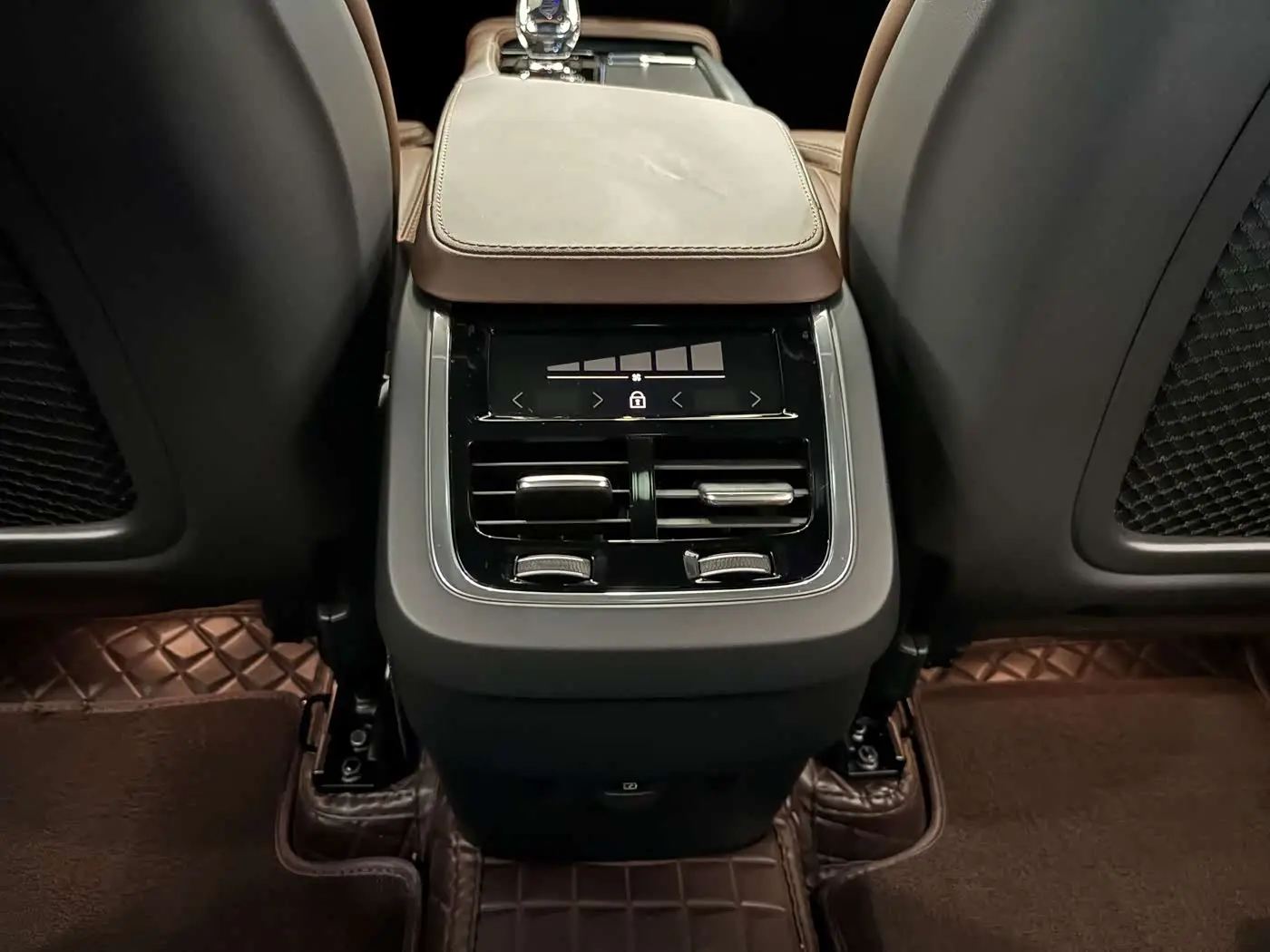 Volvo XC90 2024 — Photo 20/20