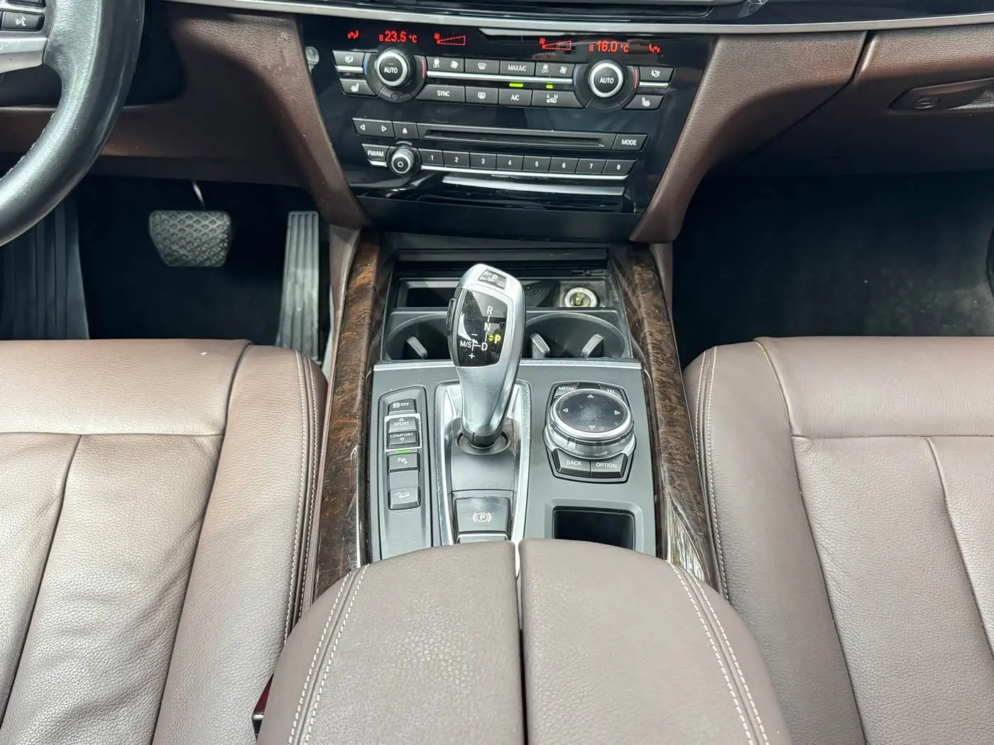BMW X5 2015 — Фото 15/20
