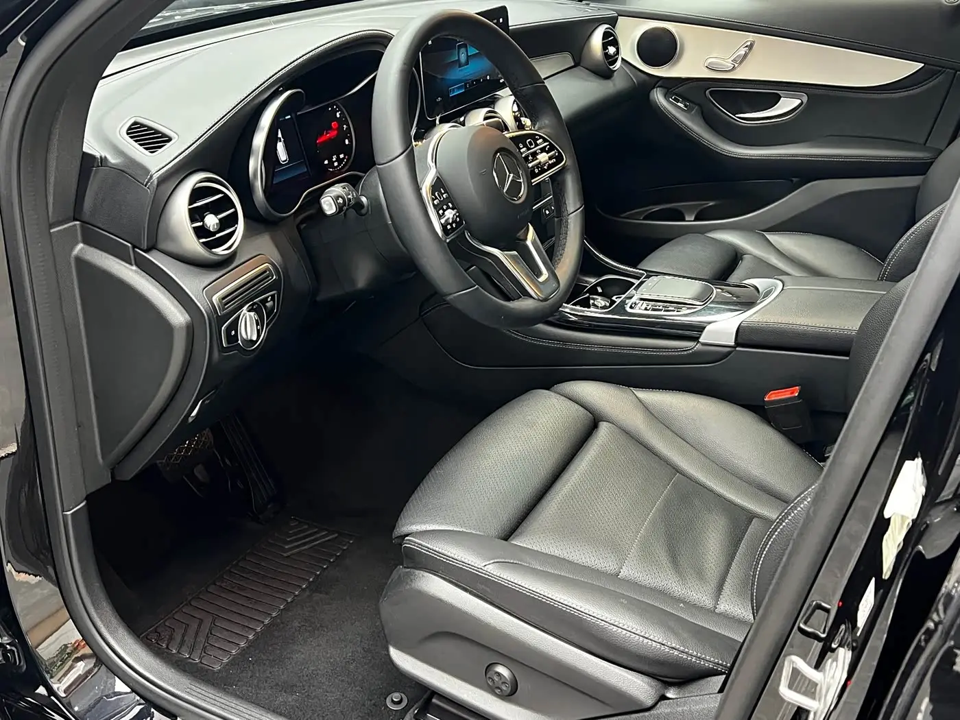 Mercedes-Benz GLC 2020 — ფოტო 13/20