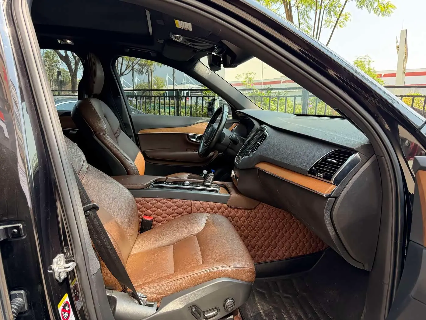 Volvo XC90 2021 — Photo 6/13