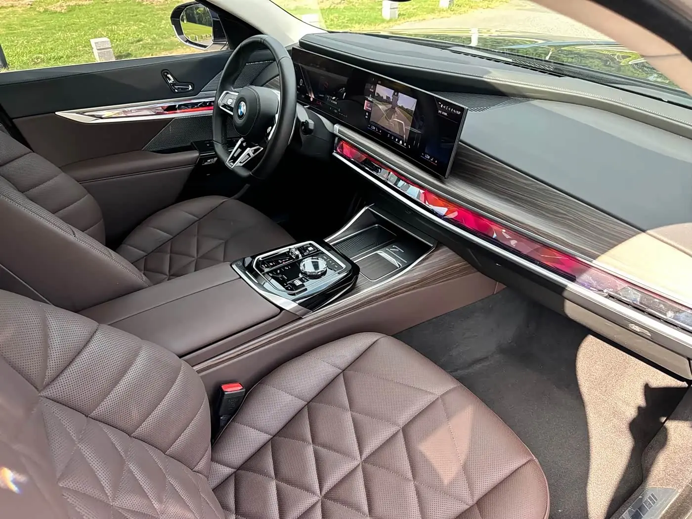 BMW 7 Series 2023 — Photo 13/17