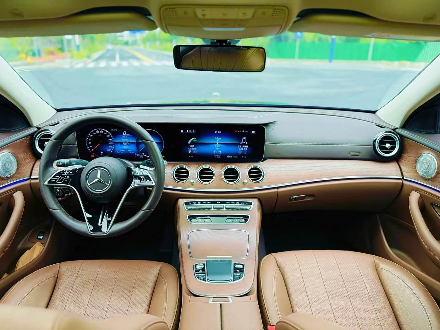 Mercedes-Benz E-Class 2023 — Şəkil 17/20