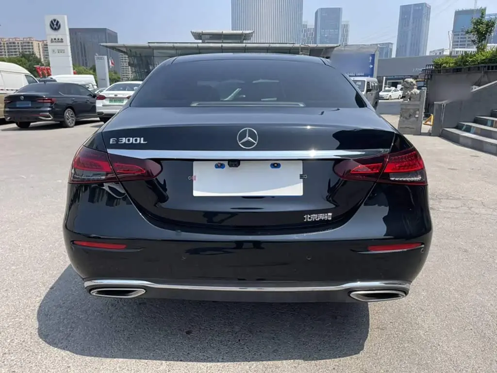 Mercedes-Benz E-Class 2021 — Photo 13/20