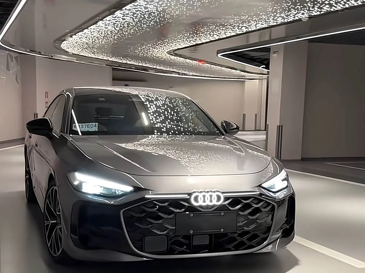 Audi A5L 2026 — Фото 2/15