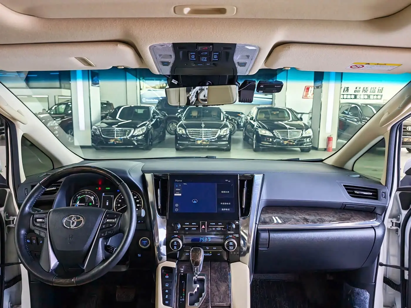 Toyota Vellfire 2021 — Photo 9/20
