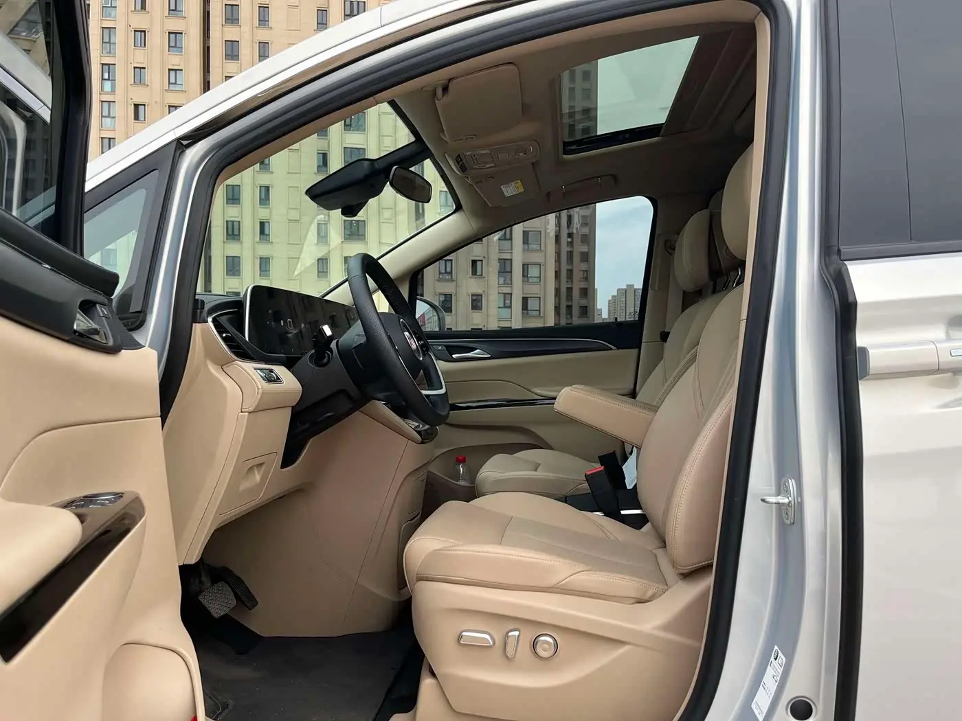Buick GL8 New Energy 2025 — ფოტო 4/12