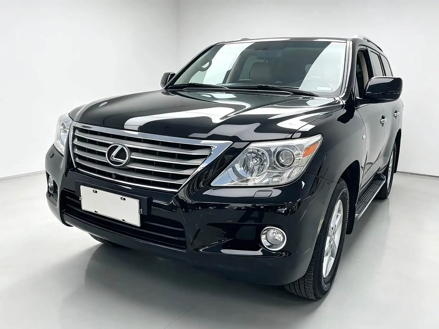 Lexus LX 2012 — Фото 1/7