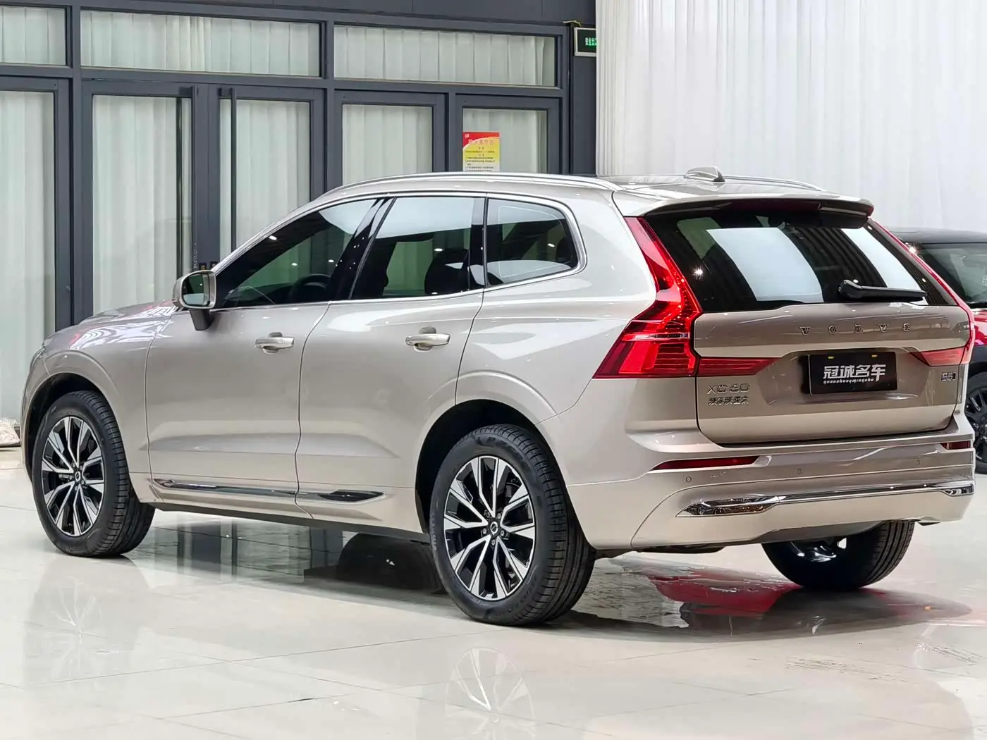 Volvo XC60 2025 — Photo 5/13