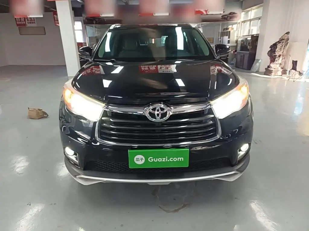 Toyota Highlander 2017 — Фото 3/20