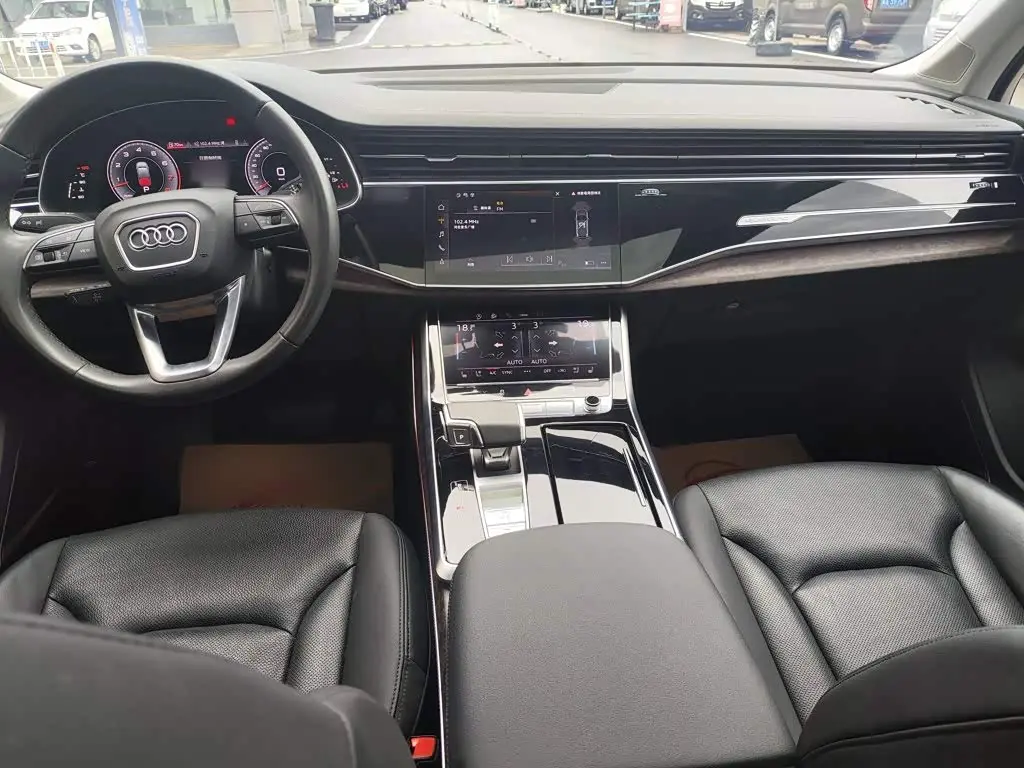 Audi Q7 2023 — Şəkil 12/20
