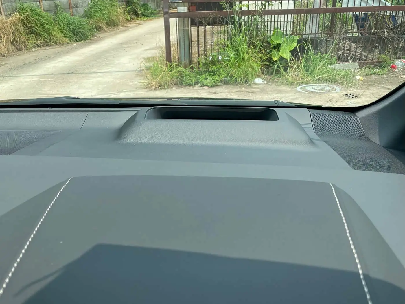 Toyota Alphard 2025 — Photo 10/14
