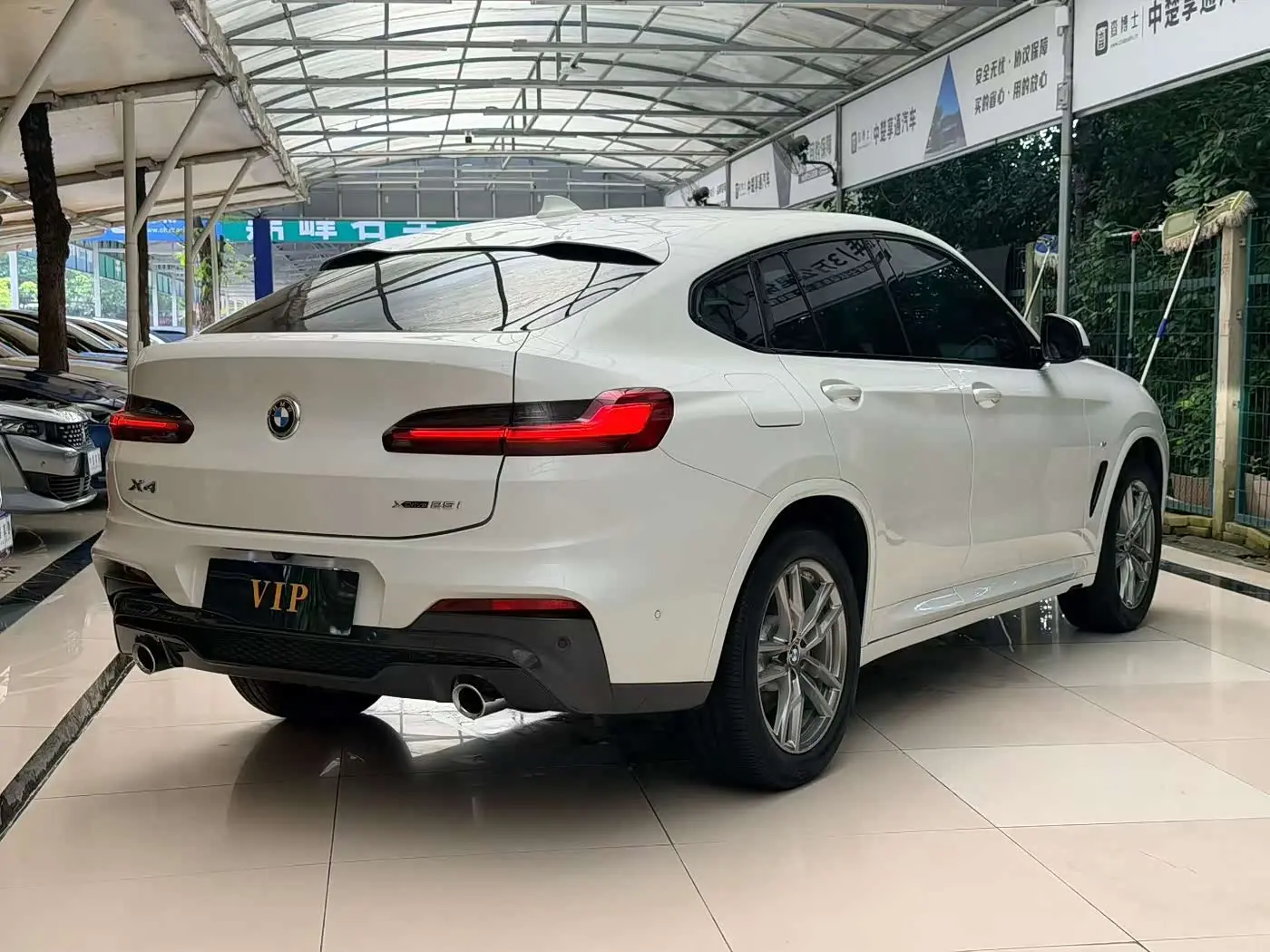 BMW X4 2021 — Фото 4/19