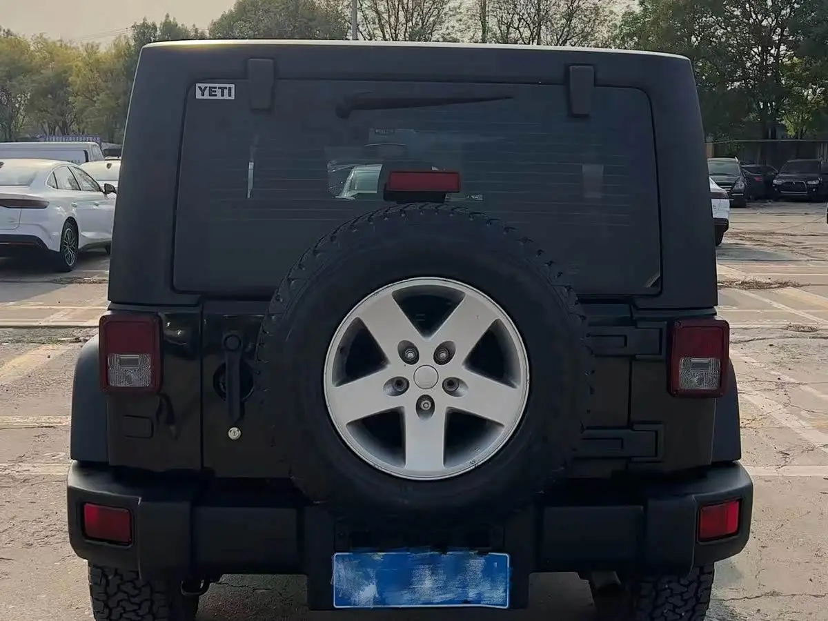 Jeep Wrangler 2012 — Şəkil 5/13