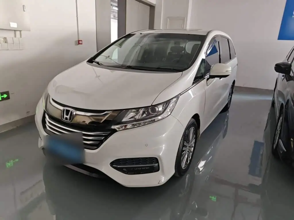 Honda Odyssey 2018 — Şəkil 1/20