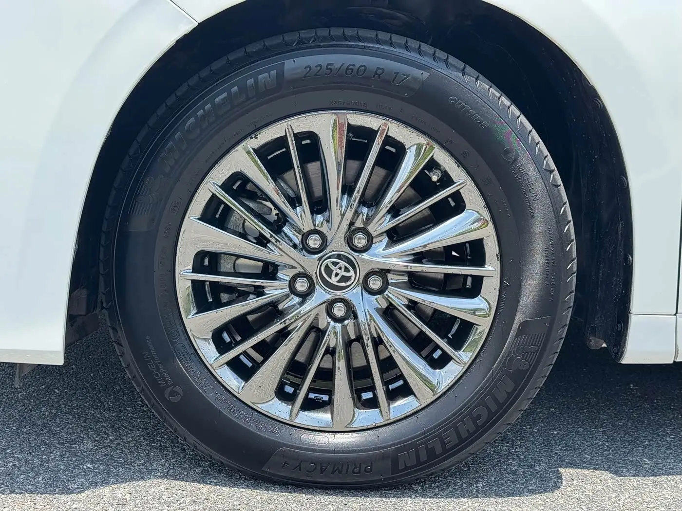 Toyota Alphard 2019 — Photo 20/20