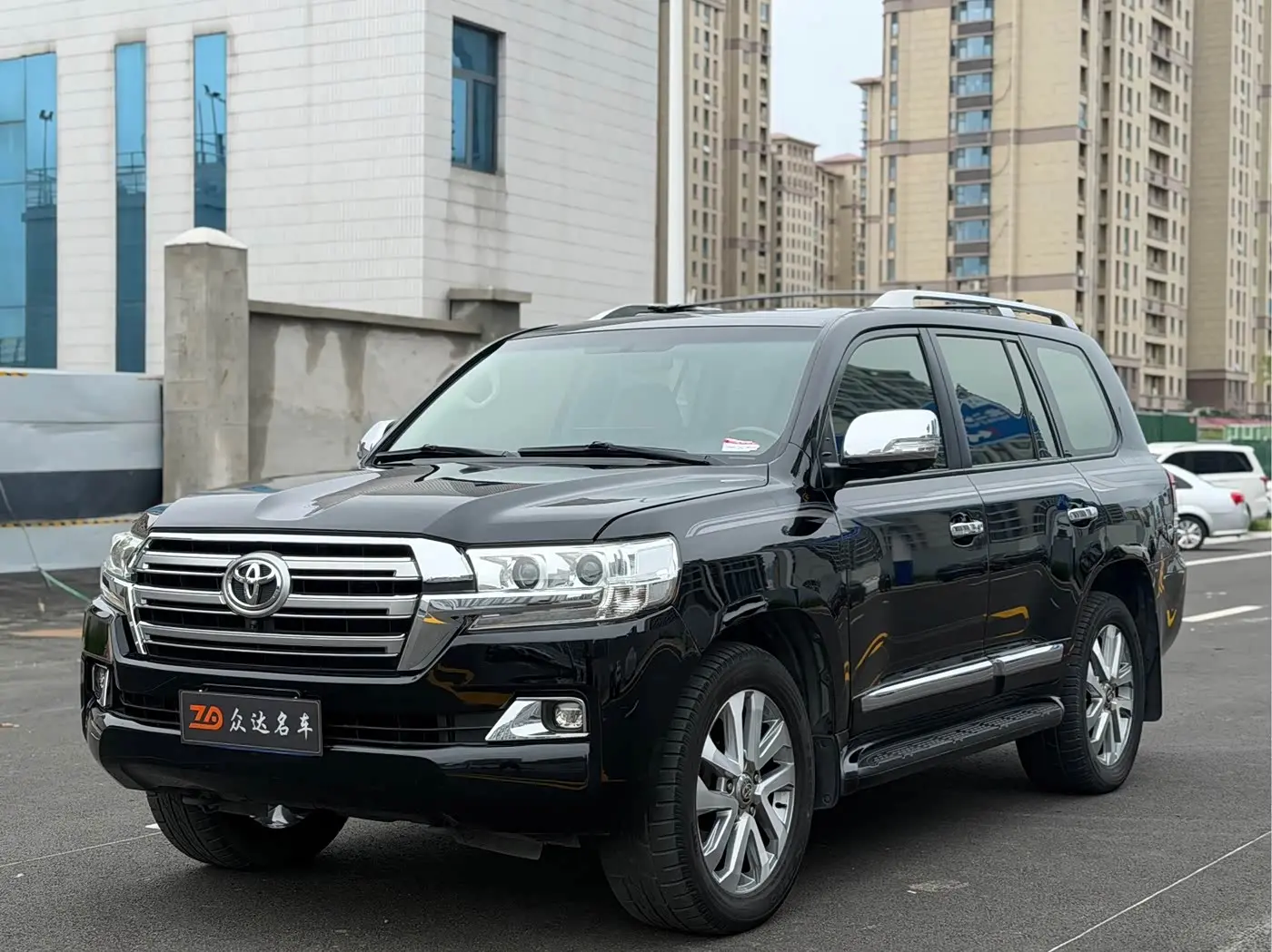 Toyota Land Cruiser 2016 — Photo 1/18