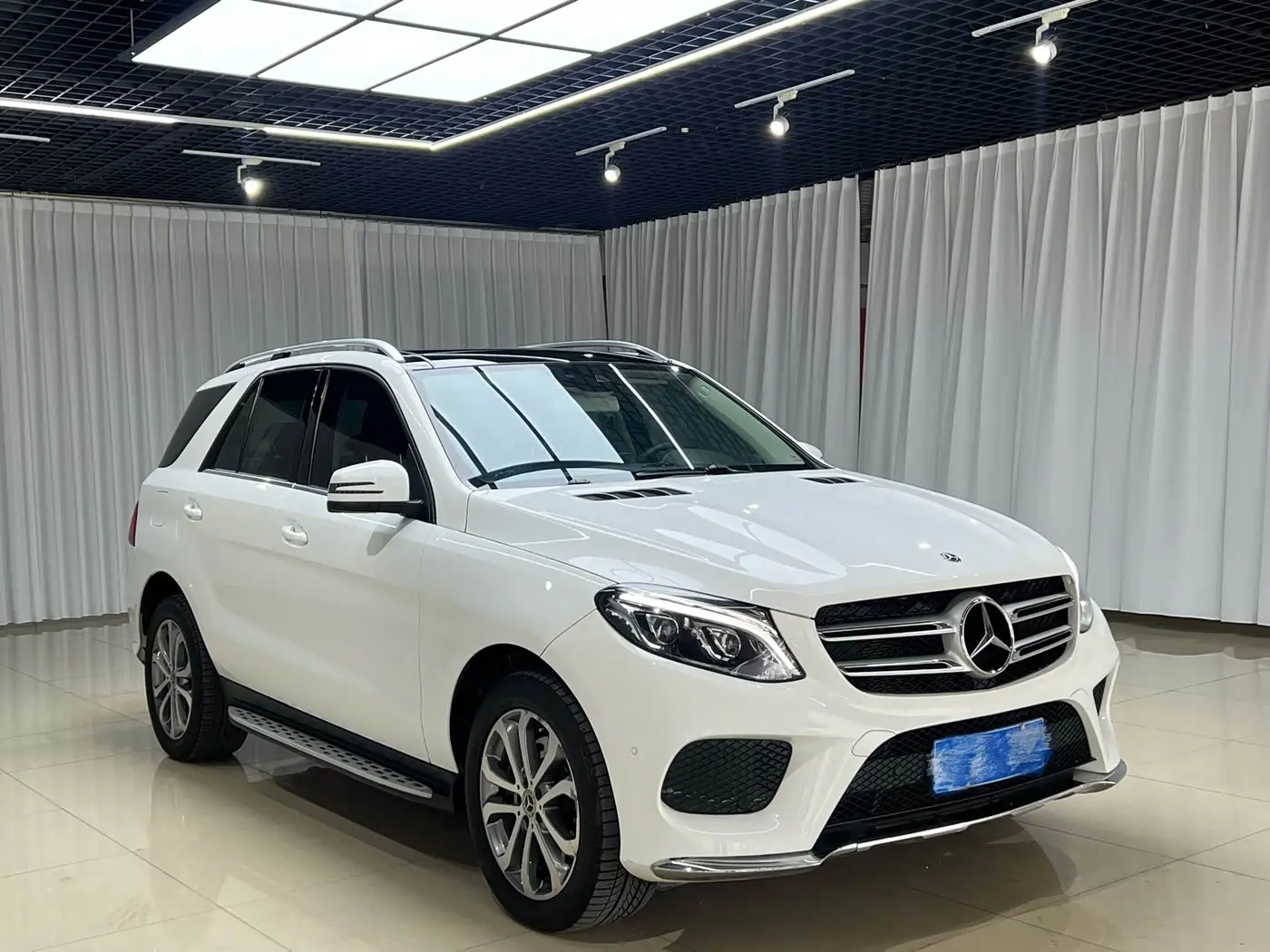 Mercedes-Benz GLE 2018 — Фото 3/19