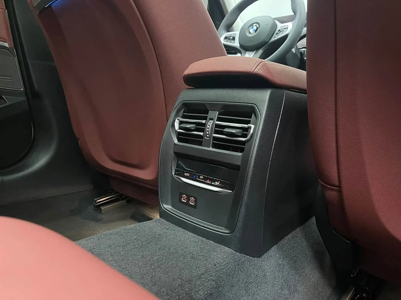 BMW 3 Series 2023 — Фото 15/20