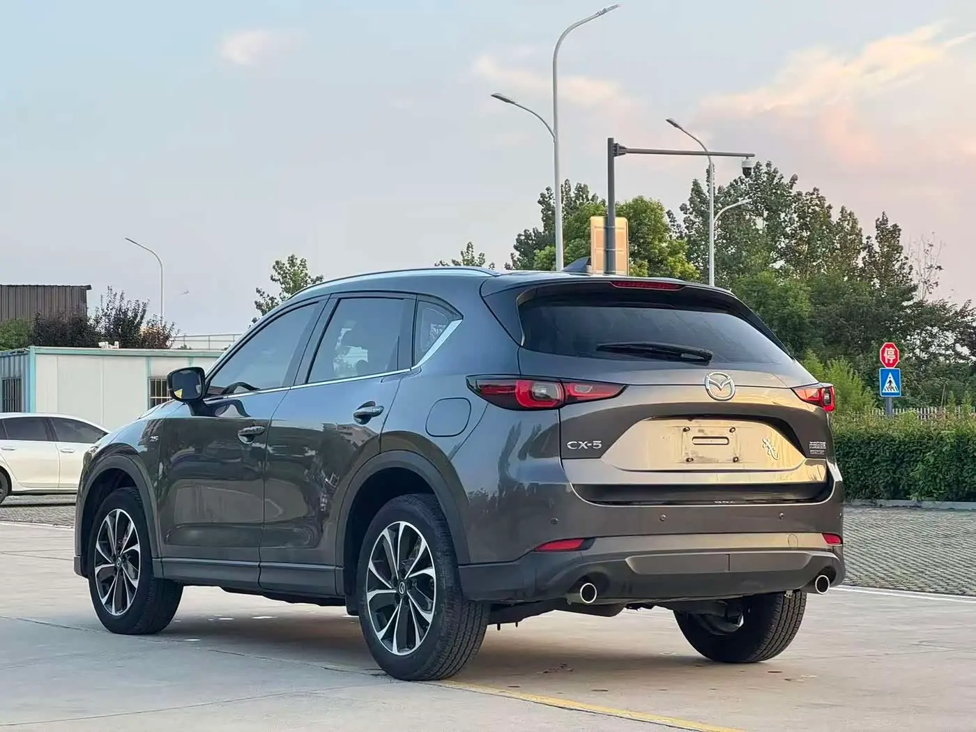 Mazda CX-5 2023 — Photo 8/20