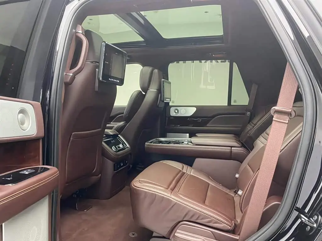 Lincoln Navigator 2020 — Şəkil 20/20