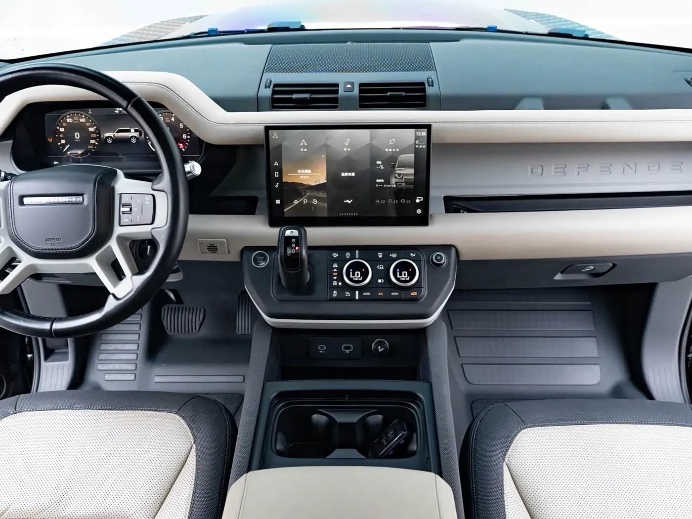 Land Rover Defender 2022 — Фото 8/20