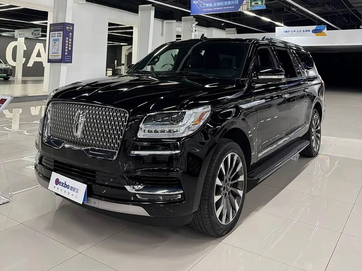 Lincoln Navigator 2018 — Şəkil 1/9