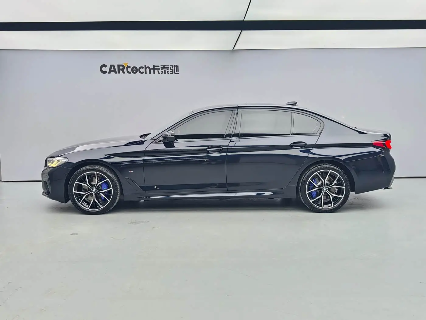 BMW 5 Series 2023 — Фото 3/18
