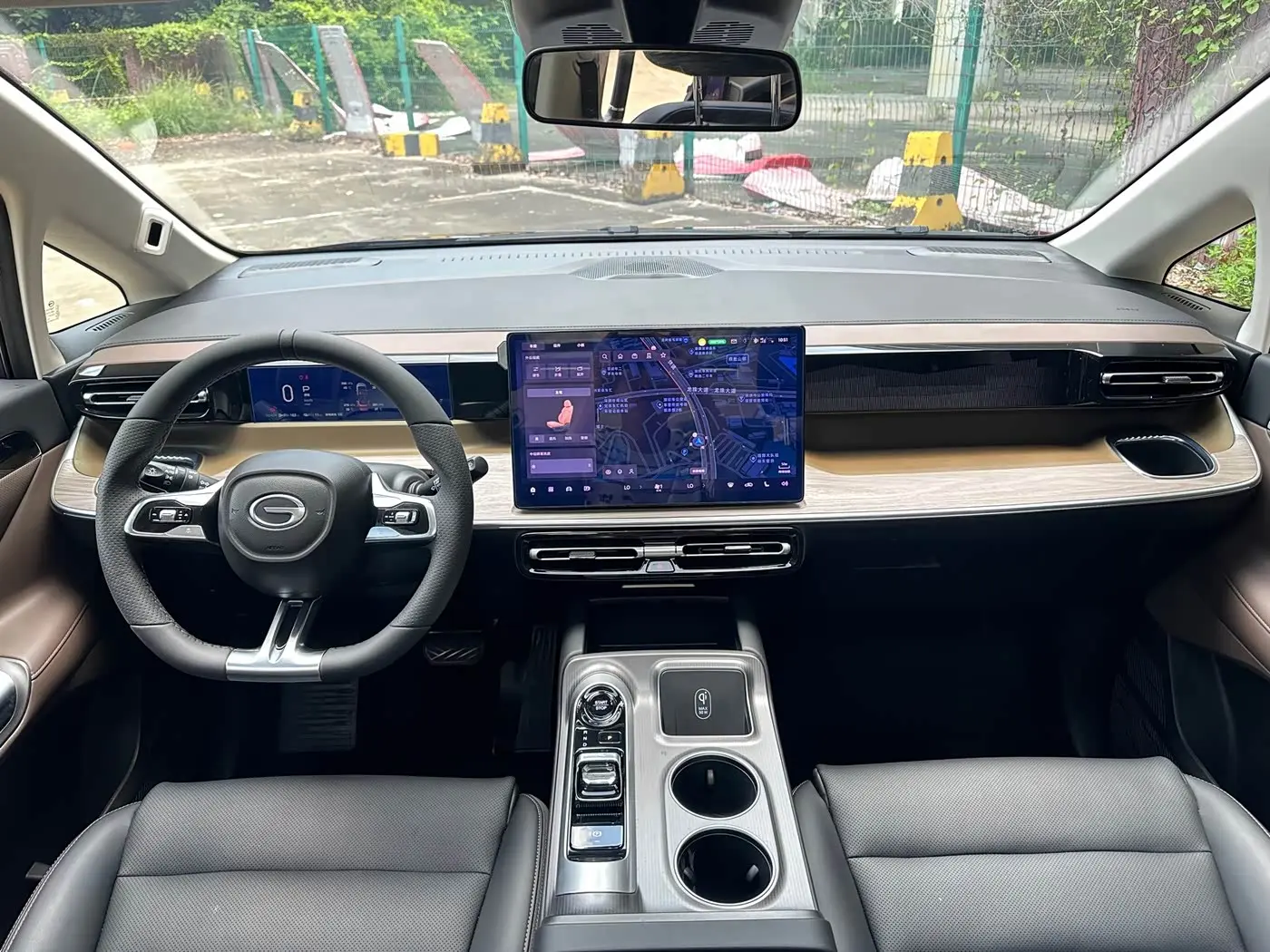 GAC Trumpchi Trumpchi E8 NEV 2024 — Фото 5/18