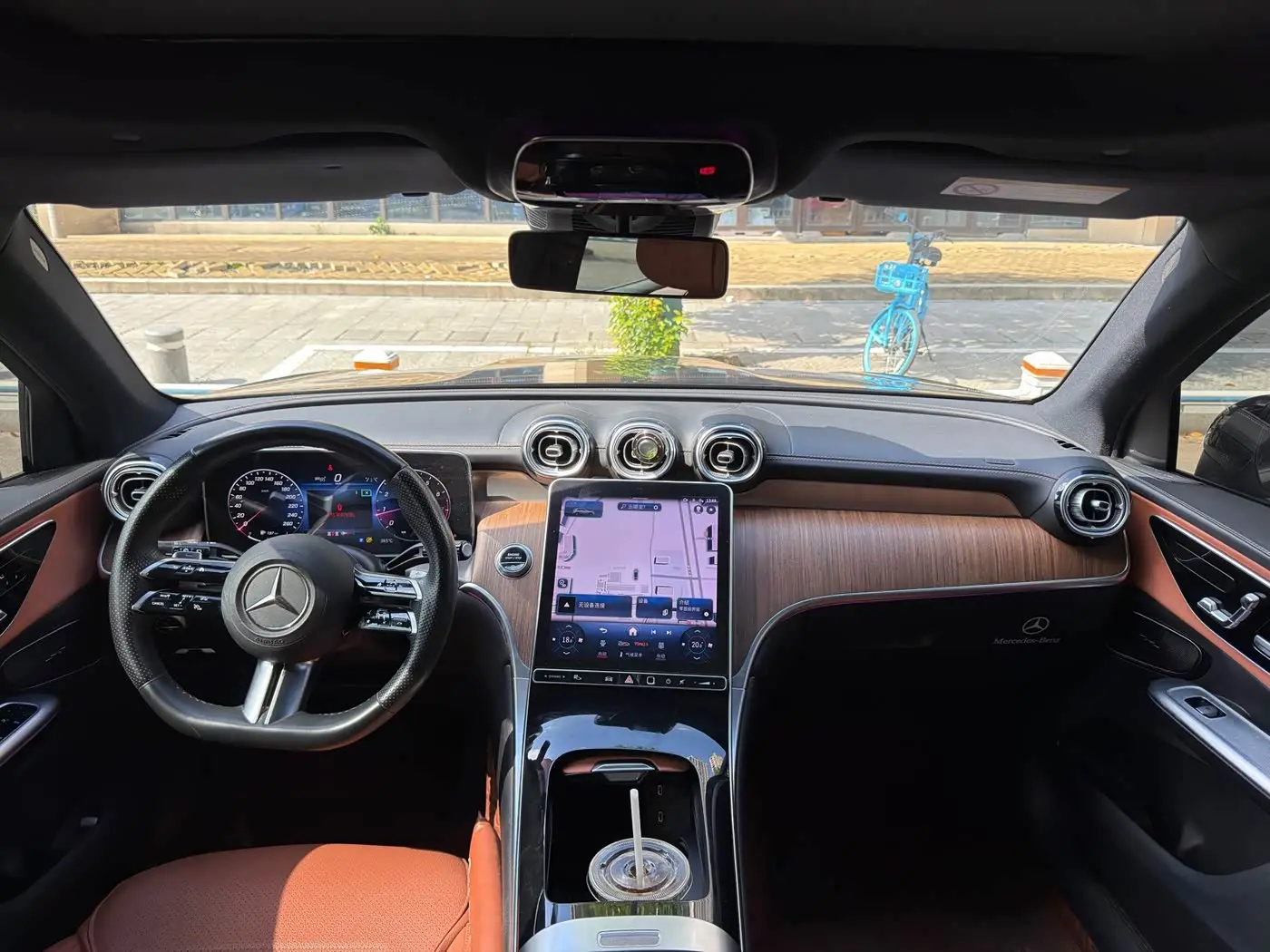 Mercedes-Benz GLC 2023 — Photo 4/12