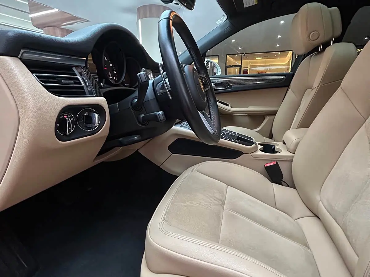Porsche Macan 2021 — Фото 15/20
