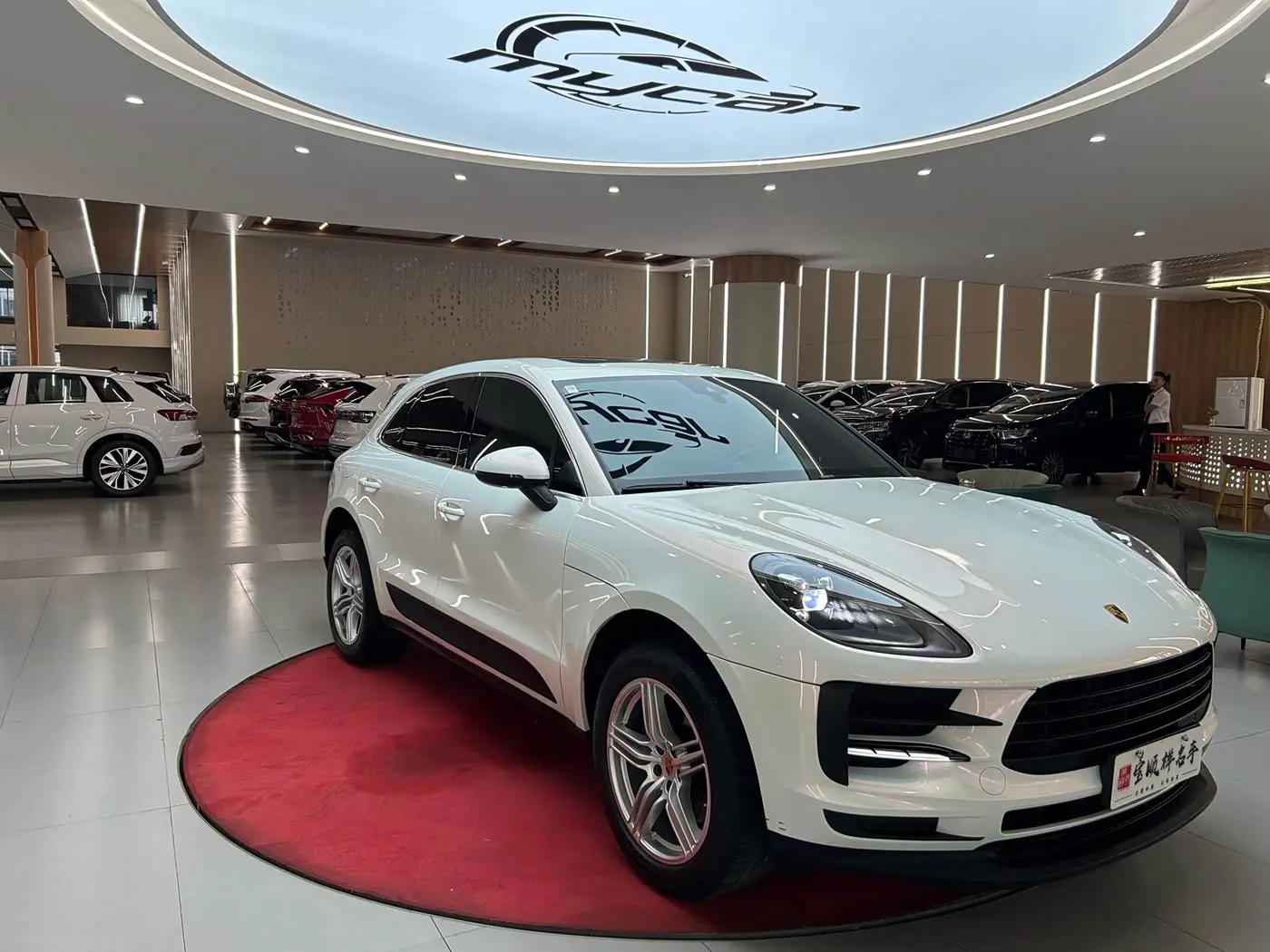Porsche Macan 2021 — Фото 3/20