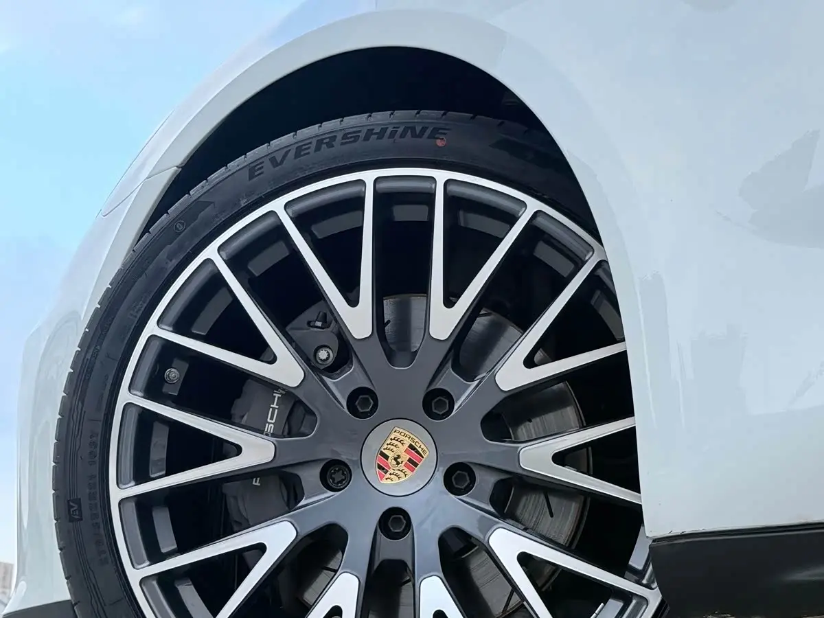 Porsche Panamera 2025 — Фото 17/20