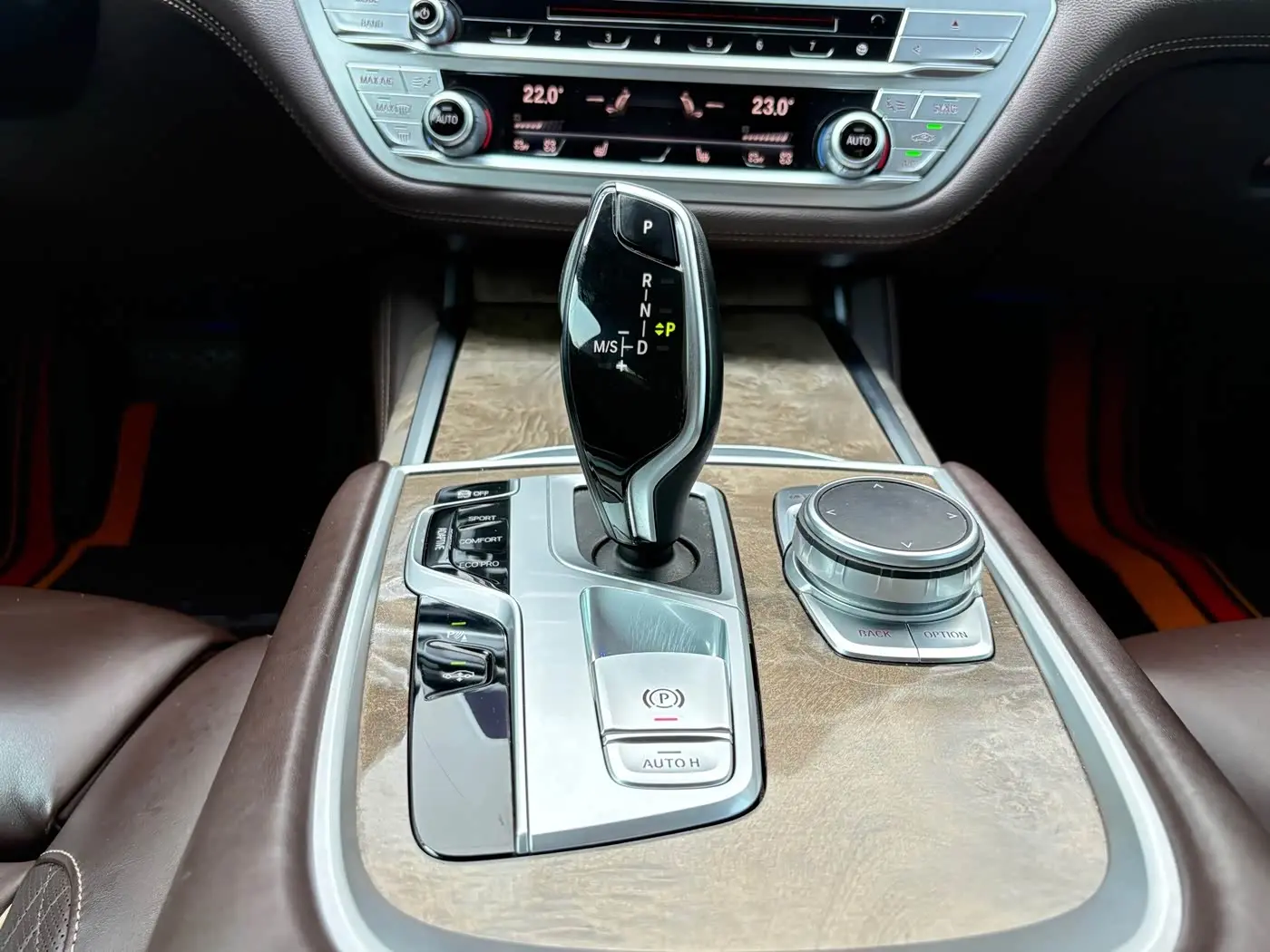 BMW 7 Series 2020 — Photo 19/20
