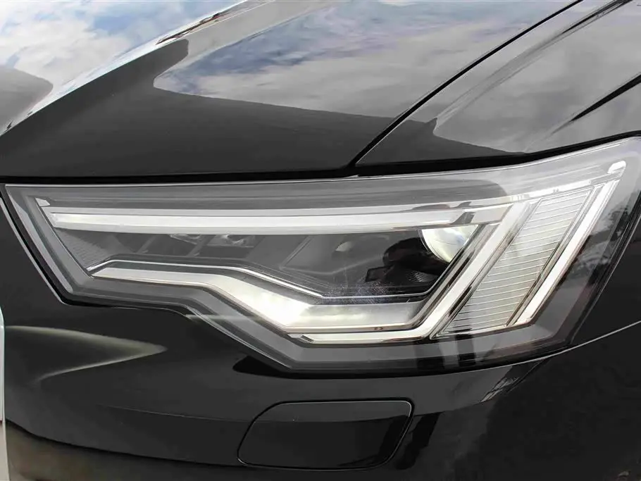 Audi A6L 2025 — ფოტო 14/17