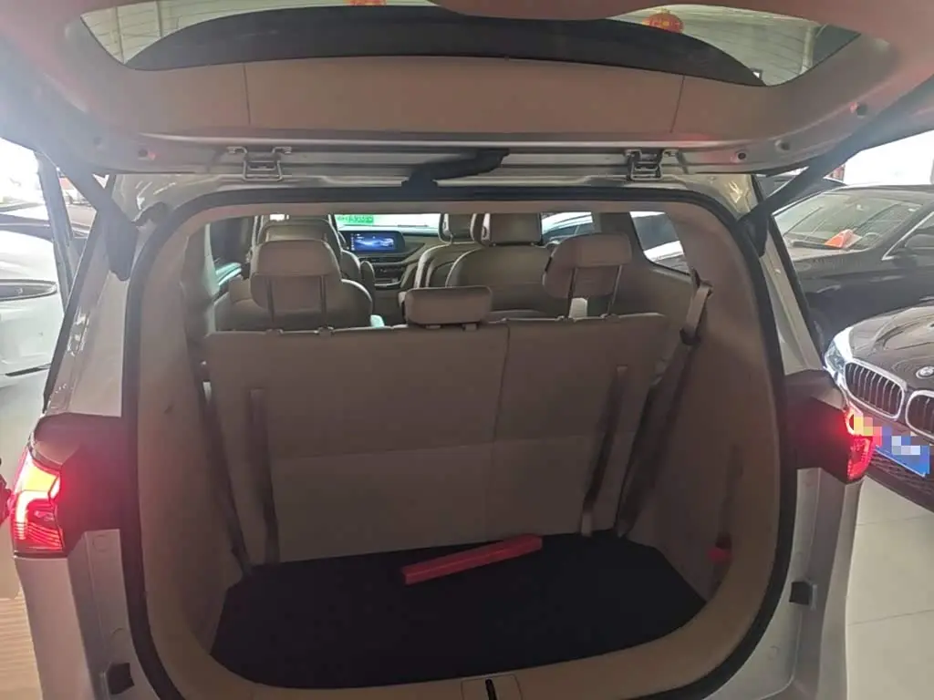 Buick GL8 New Energy 2025 — ფოტო 19/20